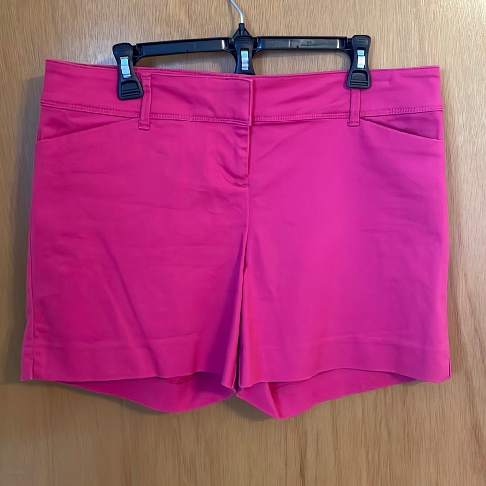 The Limited Womens 10 Shorts with 4.5” Inseam Pink